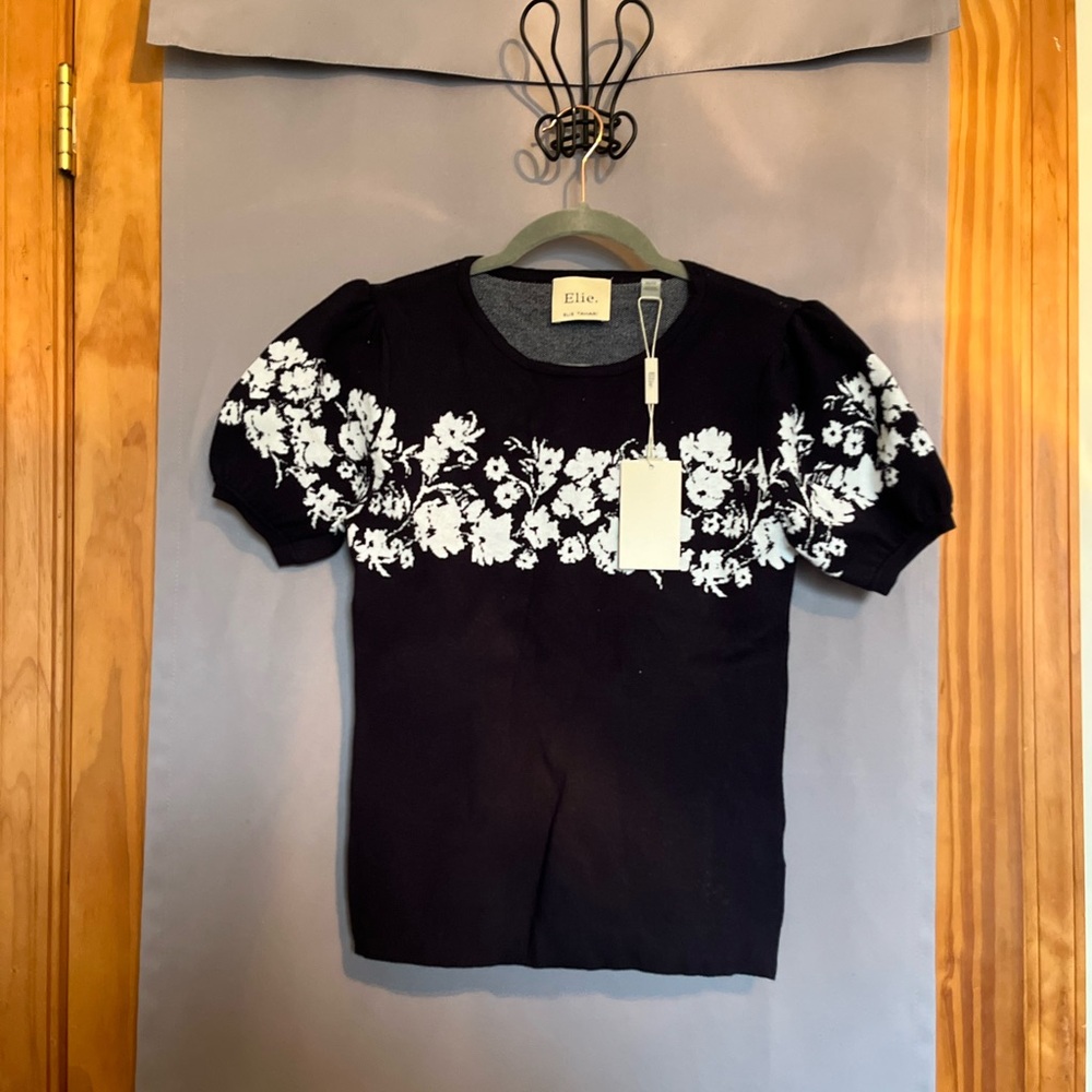 NWT Elie Tahari Short Sleeve Floral Knit